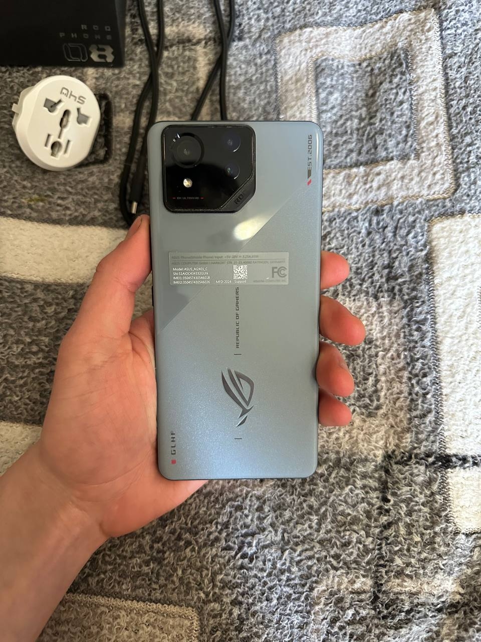 Продам смартфон Asus ROG phone 8