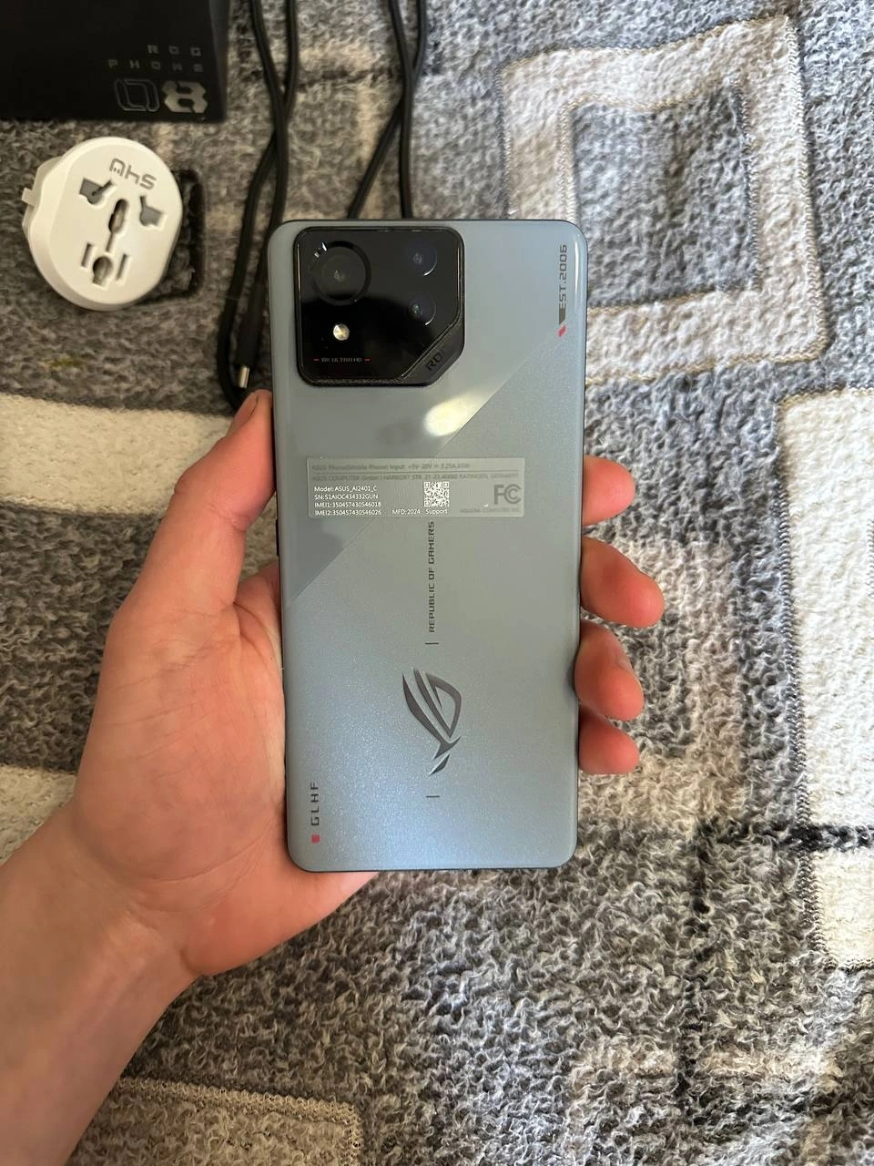 Продам смартфон Asus ROG phone 8